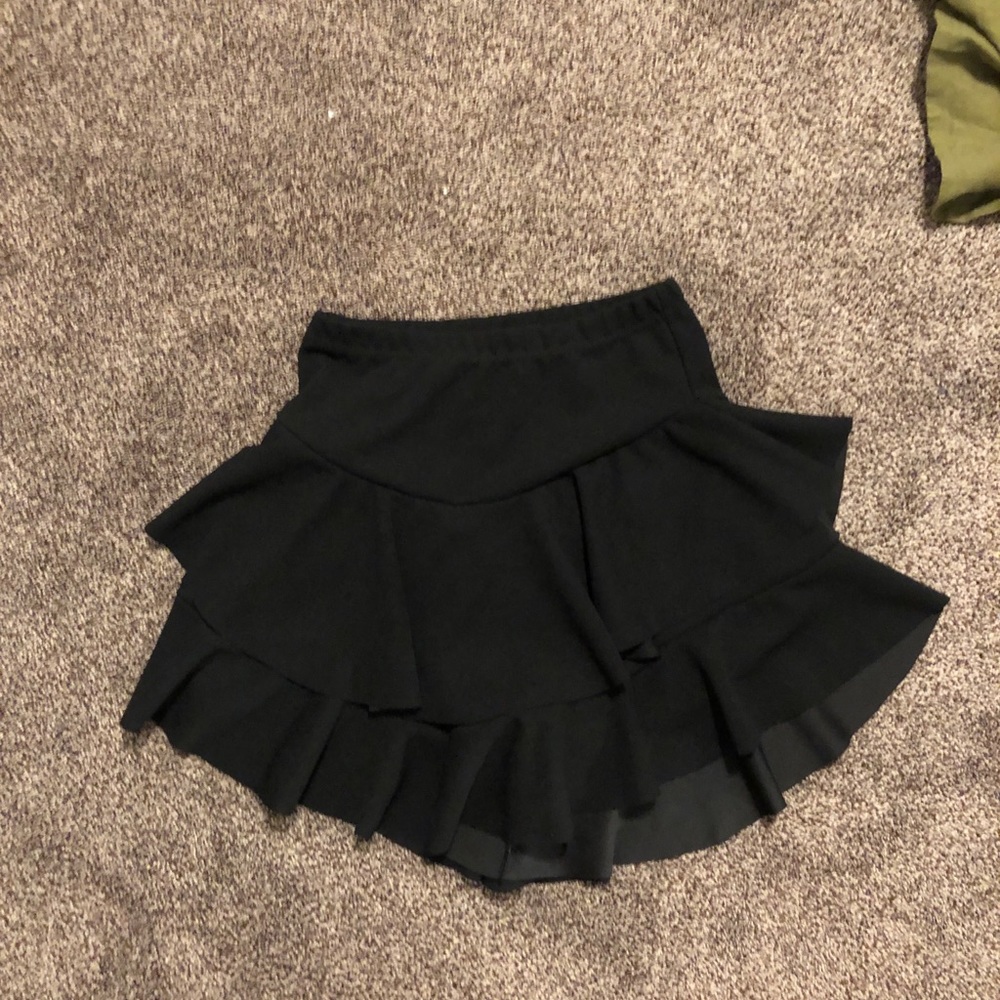 Black skort